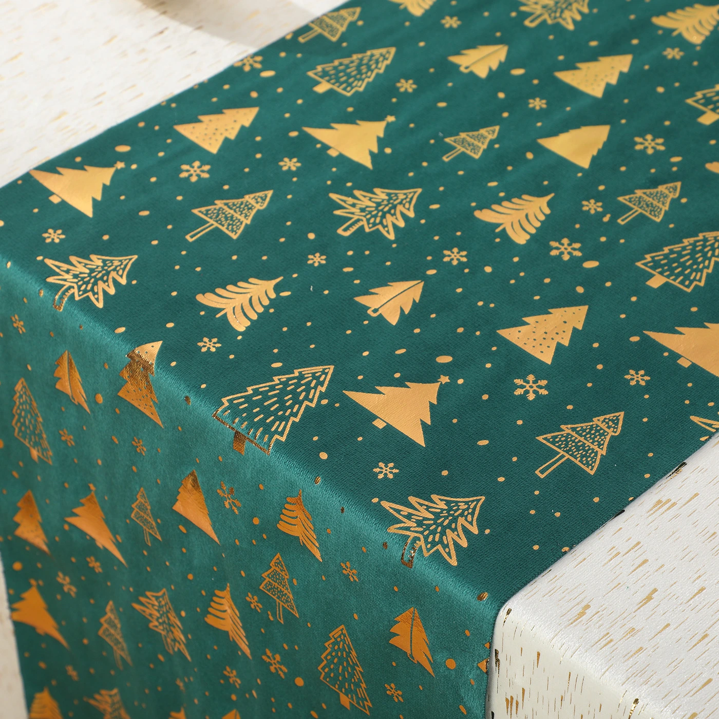 christmas_green_runner_square Christmas Green and Gold Velvet Table Runner Damai 28x275cm